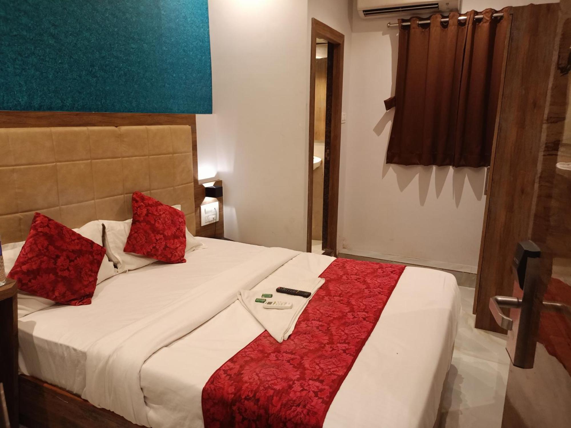 Hotel Kishan Lodging & Boarding - Mumbai, Mumbai